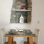 Heritage Retreat By μρs Apartment
