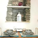Apartment Heritage Retreat By μρs *