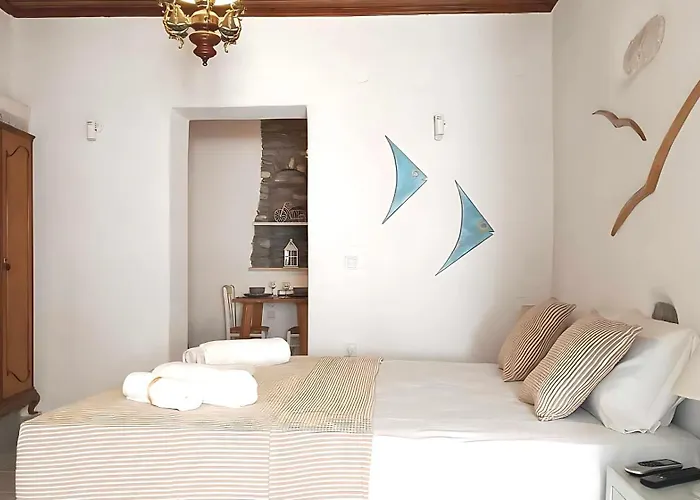 Heritage Retreat By μρs *