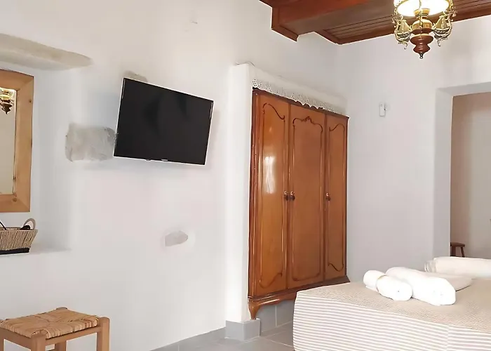 Heritage Retreat By μρs *